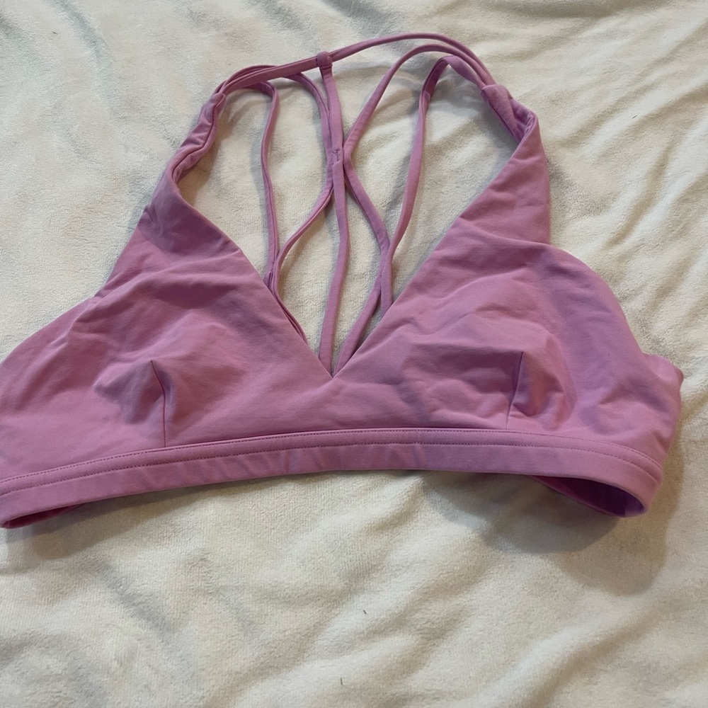 light pink/purple lululemon sports bra